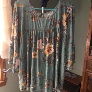 EVRI soft green 3/4-sleeve top size 2x